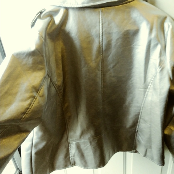 Silver pleather fashion jacket - Picture 4 of 4